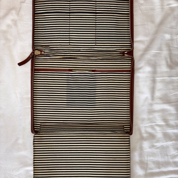 Kate Spade dictionary leather tablet holder - Picture 7 of 13